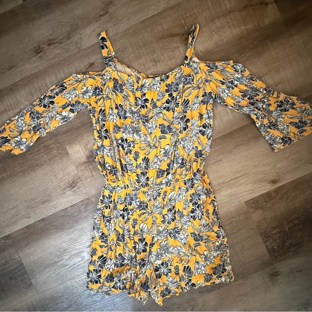 Apt 9 Floral Yellow and Blue Romper Cold-Shoulder Size XL